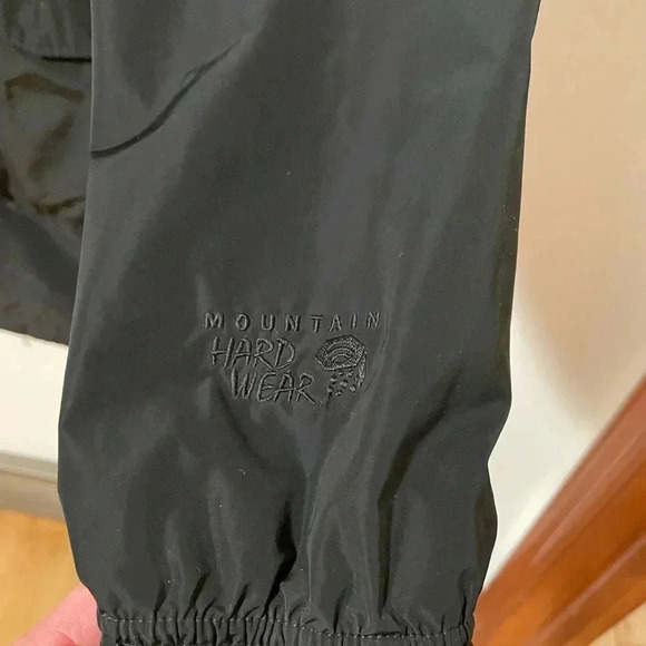 Mountain Hardwear Black Hooded Ski Jacket - Picture 3 of 9